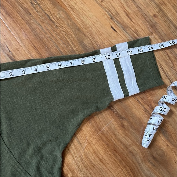 VS Pink Tee - Picture 4 of 5